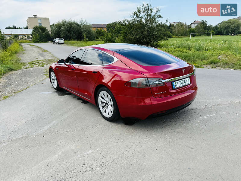 Лифтбек Tesla Model S 2018 в Ивано-Франковске