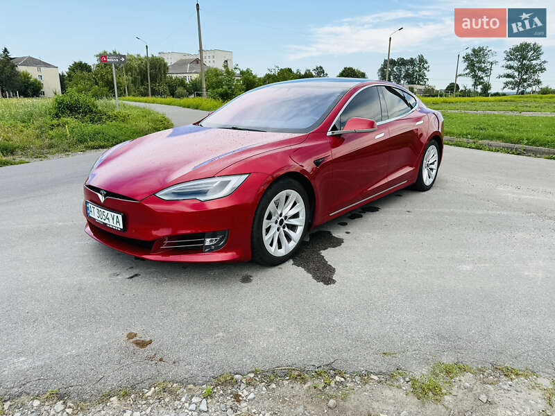 Лифтбек Tesla Model S 2018 в Ивано-Франковске
