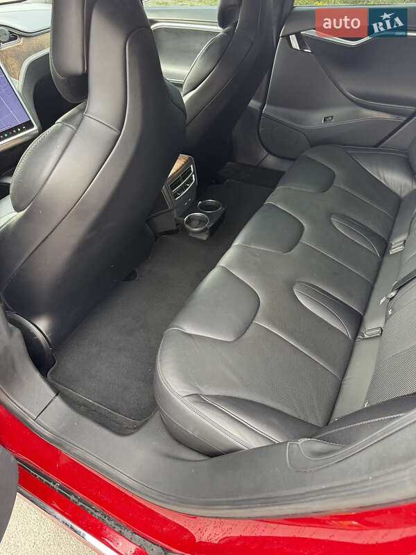 Лифтбек Tesla Model S 2018 в Ивано-Франковске