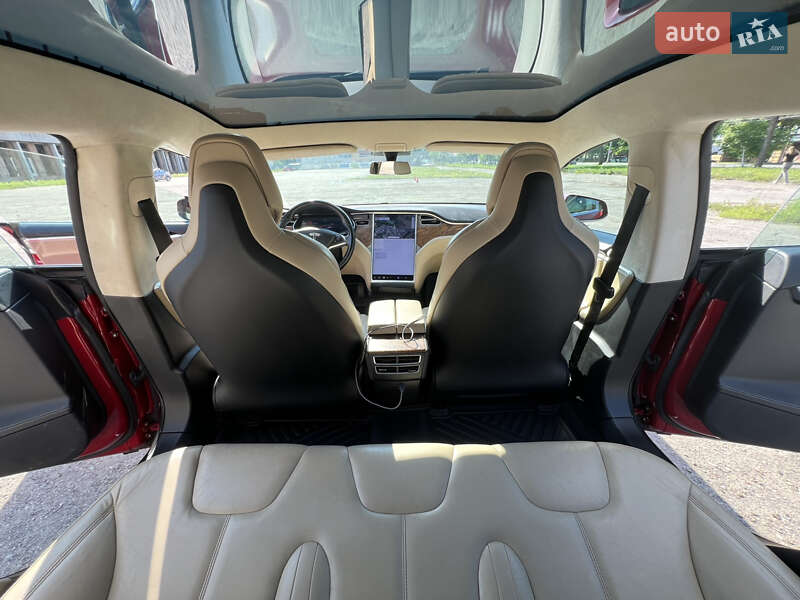 Лифтбек Tesla Model S 2017 в Тернополе