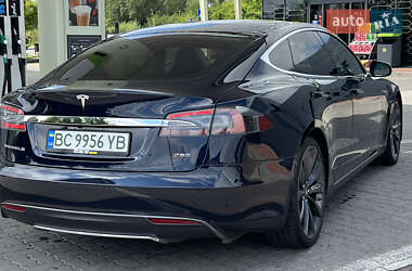 Лифтбек Tesla Model S 2014 в 