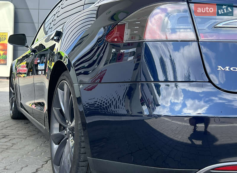 Лифтбек Tesla Model S 2014 в Дрогобыче