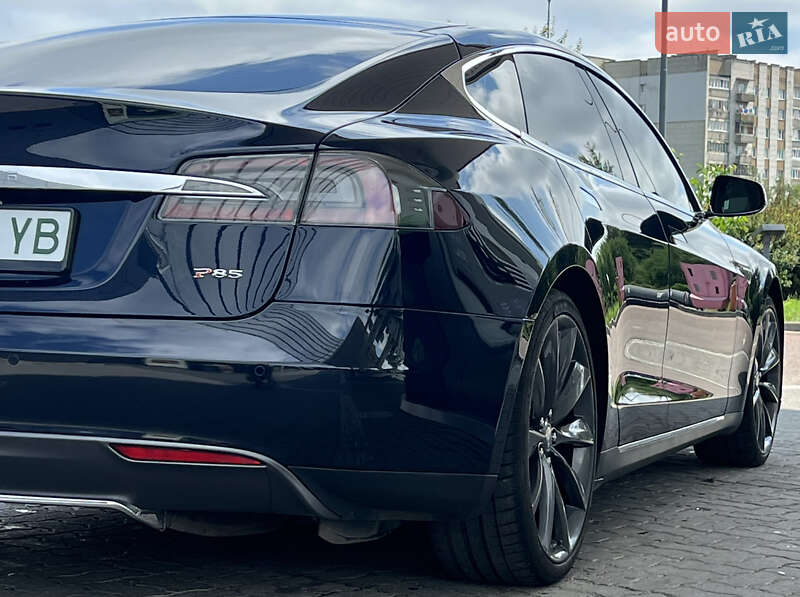 Лифтбек Tesla Model S 2014 в Дрогобыче