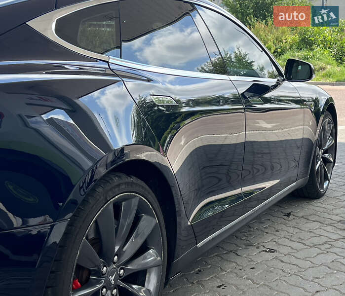 Лифтбек Tesla Model S 2014 в Дрогобыче