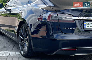 Лифтбек Tesla Model S 2014 в 