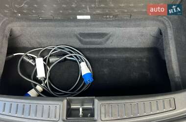 Лифтбек Tesla Model S 2014 в 