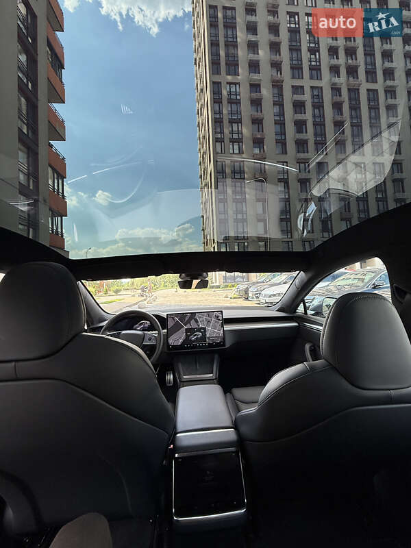 Лифтбек Tesla Model S 2023 в Киеве