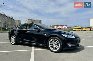 Лифтбек Tesla Model S 2014 в 