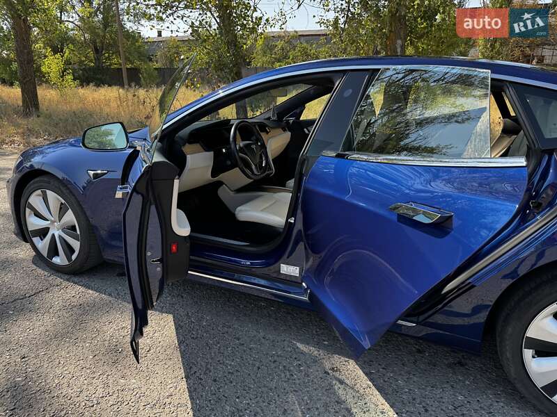 Лифтбек Tesla Model S 2020 в Белгороде-Днестровском
