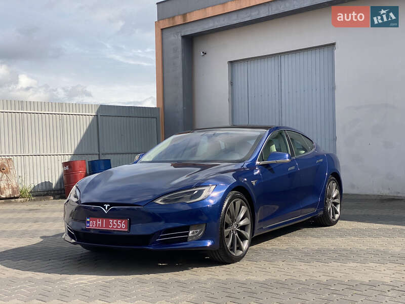 Tesla Model S 2018