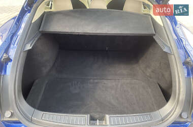Лифтбек Tesla Model S 2018 в 