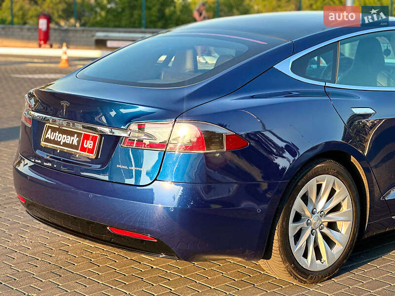 Лифтбек Tesla Model S 2019 в Одессе