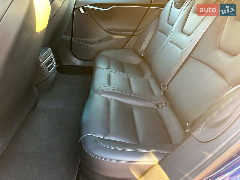 Лифтбек Tesla Model S 2019 в Одессе