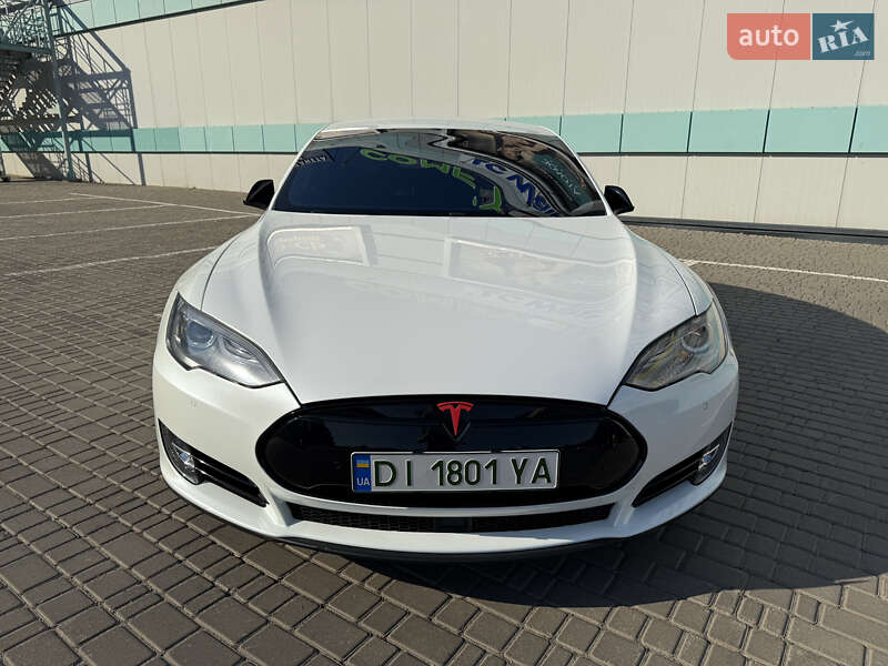 Ліфтбек Tesla Model S 2015 в Одесі