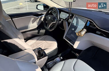 Лифтбек Tesla Model S 2015 в 