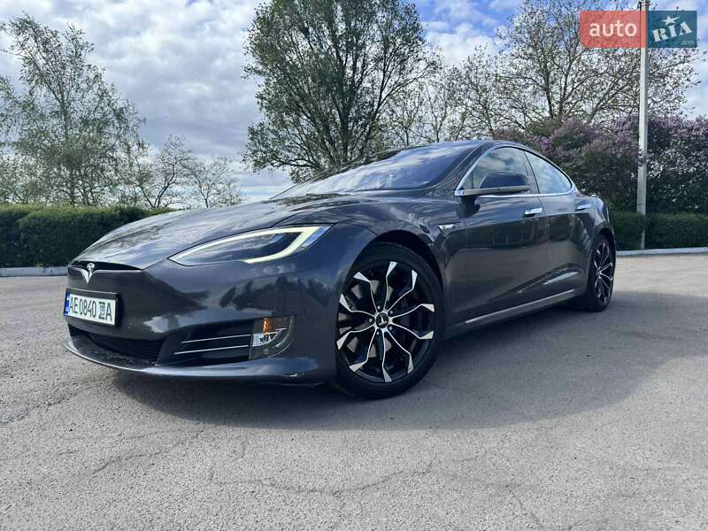 Tesla Model S 2016