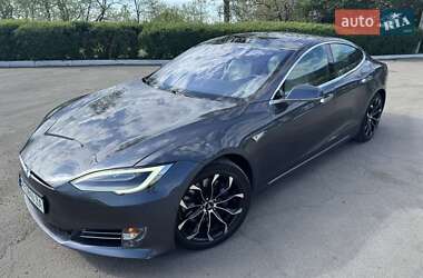 Лифтбек Tesla Model S 2016 в Каменском
