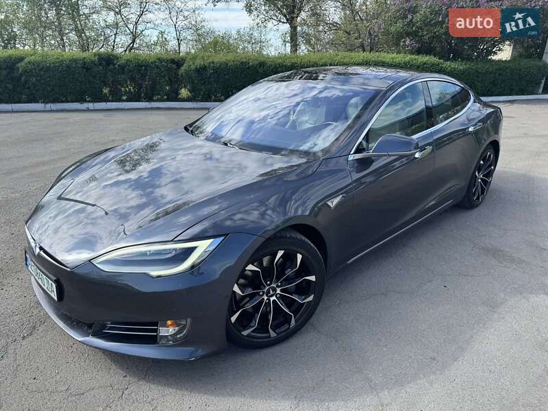 Ліфтбек Tesla Model S 2016 в Кам'янському фото 10 Ліфтбек Tesla Model S 2016 в Кам'янському