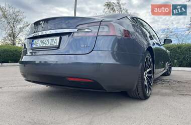 Лифтбек Tesla Model S 2016 в Каменском