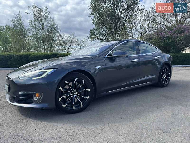 Ліфтбек Tesla Model S 2016 в Кам'янському фото 38 Ліфтбек Tesla Model S 2016 в Кам'янському