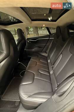 Лифтбек Tesla Model S 2016 в 