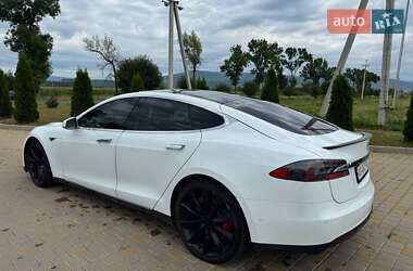 Лифтбек Tesla Model S 2014 в 