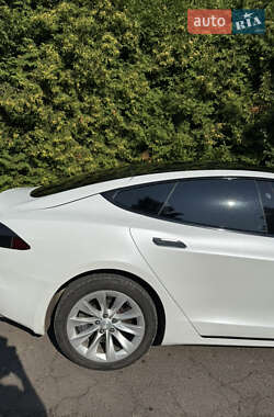 Лифтбек Tesla Model S 2018 в 