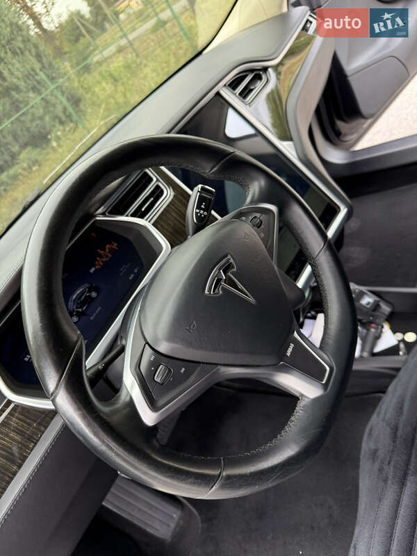 Ліфтбек Tesla Model S 2013 в Дніпрі