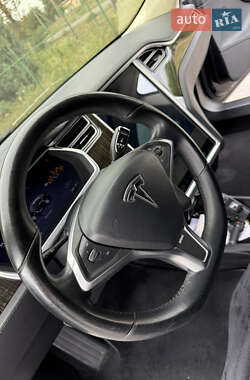 Лифтбек Tesla Model S 2013 в 