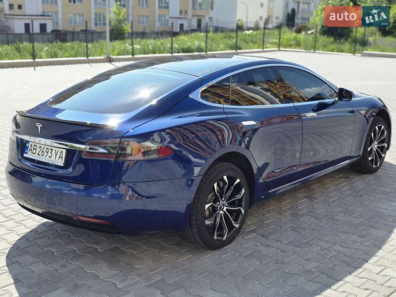 Лифтбек Tesla Model S 2016 в Николаеве