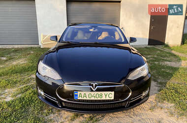 Лифтбек Tesla Model S 2013 в 