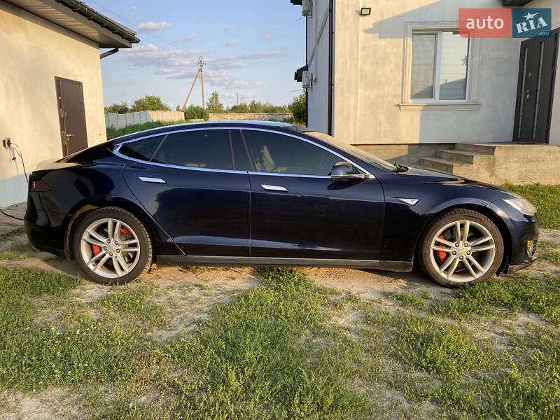 Лифтбек Tesla Model S 2013 в Киеве фото 4 Лифтбек Tesla Model S 2013 в Киеве