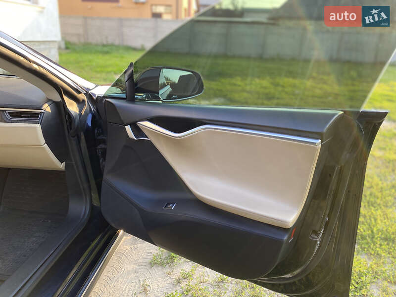 Лифтбек Tesla Model S 2013 в Киеве фото 17 Лифтбек Tesla Model S 2013 в Киеве