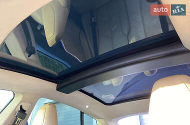 Лифтбек Tesla Model S 2013 в 