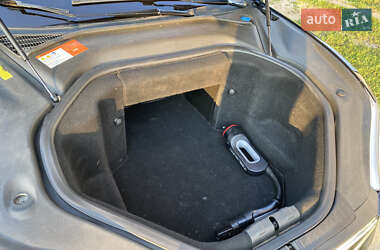 Лифтбек Tesla Model S 2013 в 