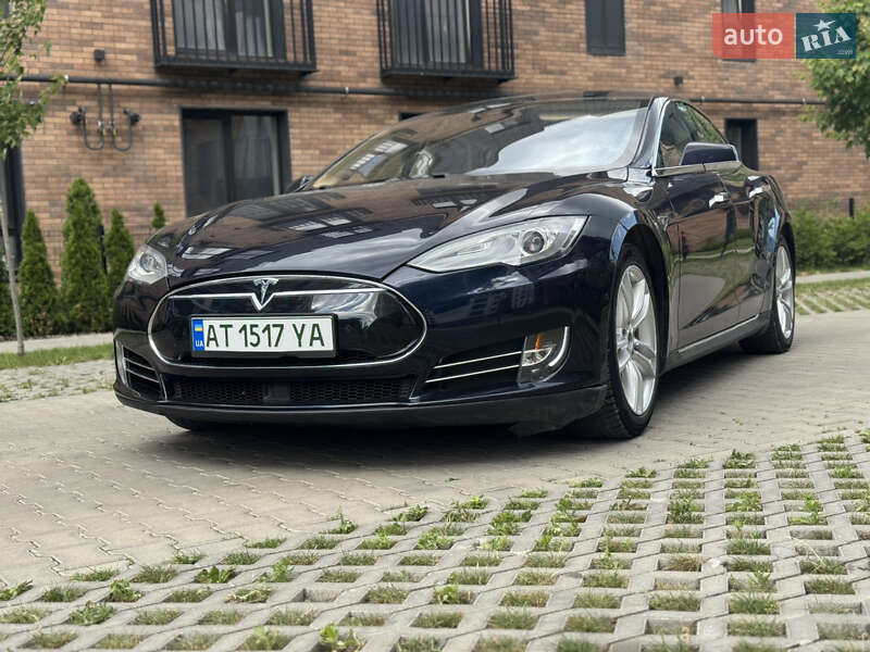 Tesla Model S 2014