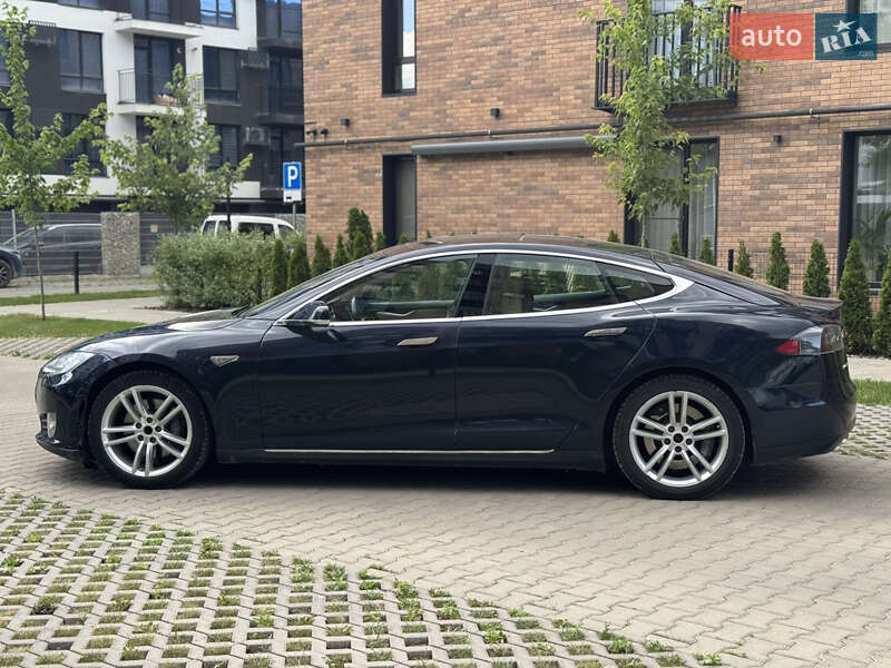 Лифтбек Tesla Model S 2014 в Ивано-Франковске