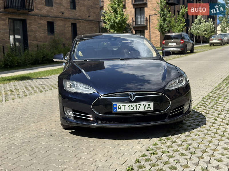 Лифтбек Tesla Model S 2014 в Ивано-Франковске