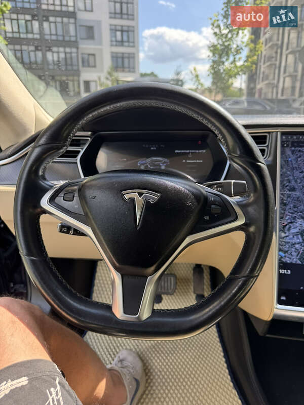 Лифтбек Tesla Model S 2014 в Ивано-Франковске