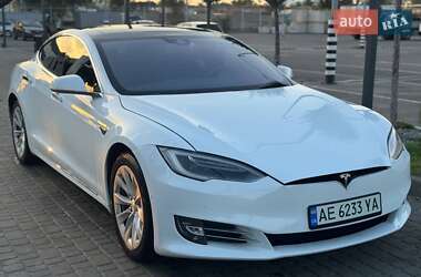 Ліфтбек Tesla Model S 2016 в 