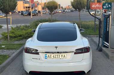 Ліфтбек Tesla Model S 2016 в 