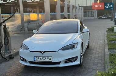 Ліфтбек Tesla Model S 2016 в 