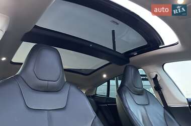 Лифтбек Tesla Model S 2013 в 