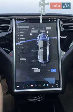 Лифтбек Tesla Model S 2013 в 