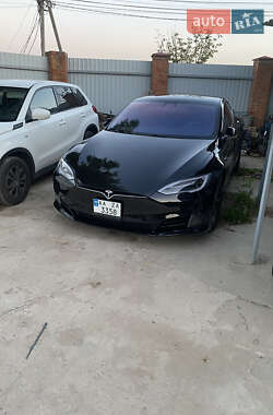Лифтбек Tesla Model S 2017 в Киеве