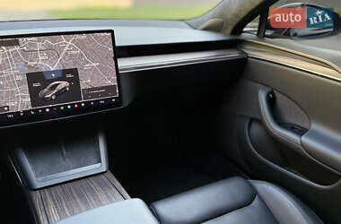 Лифтбек Tesla Model S 2021 в 