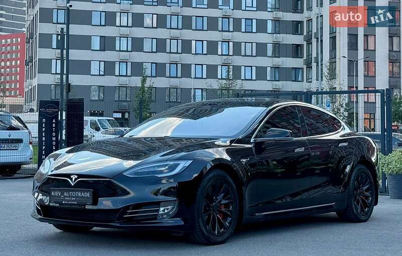 Лифтбек Tesla Model S 2018 в Киеве