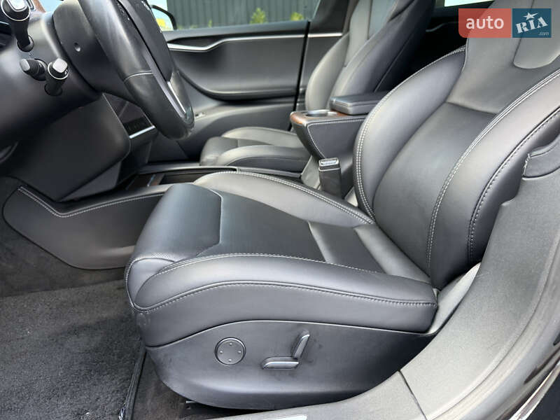 Лифтбек Tesla Model S 2018 в Киеве