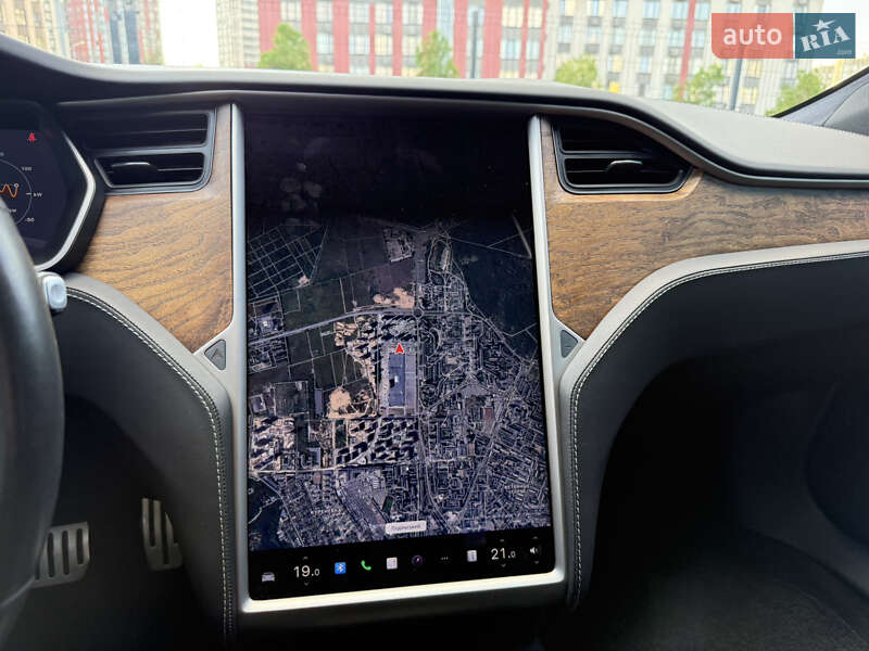Лифтбек Tesla Model S 2018 в Киеве