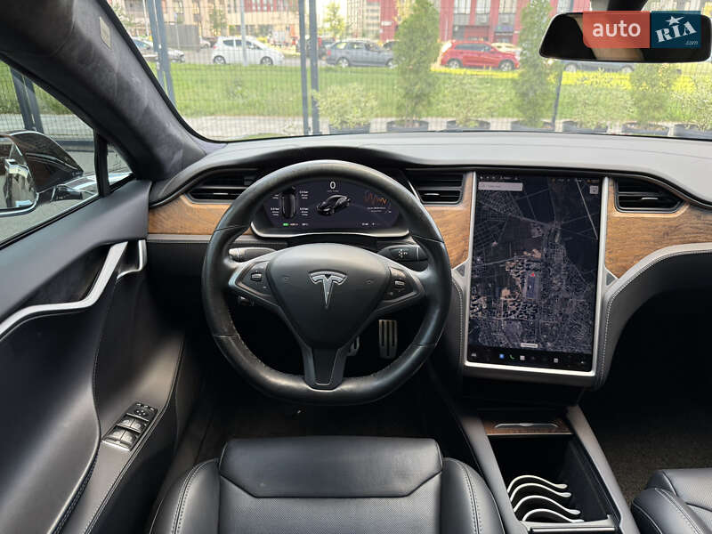 Лифтбек Tesla Model S 2018 в Киеве